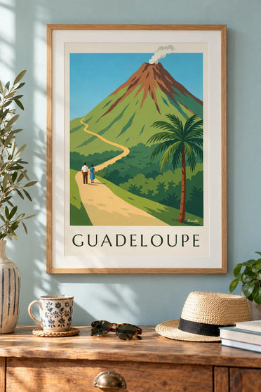 Plakat fra Guadeloupe med vulkanen La Soufrière : indrammet på væggen