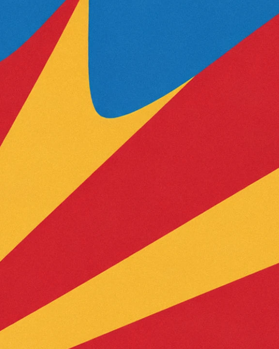 Des rayons rouges et jaunes sous une large courbe bleue