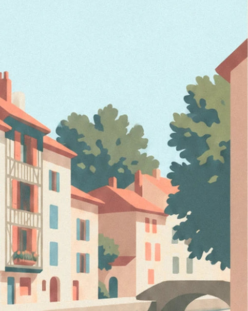 Façades corail et crème le long de la rivière, arbres verts et petit pont de pierre