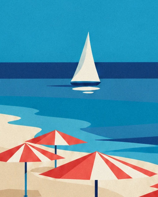 Un voilier à l'horizon et 3 parasols rayés rouge et blanc sur la plage, au bord de l'eau