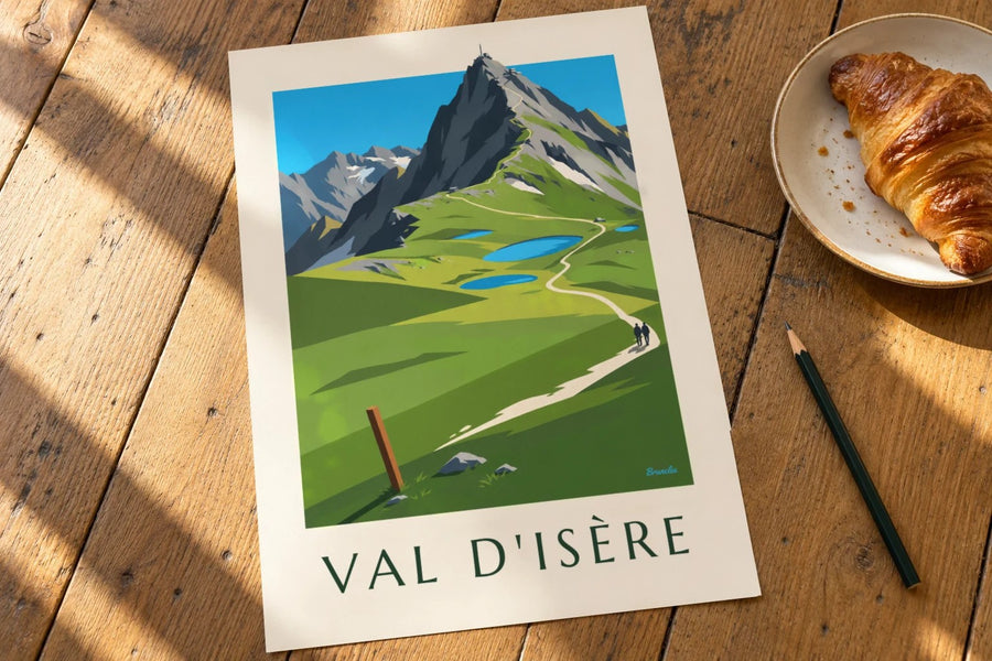 Affiche Val d’Isère, alpages et lacs d’altitude : posée sur une table