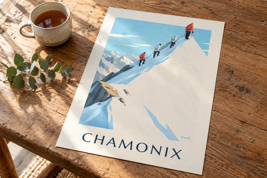Plakat med bjergbestigere på Aiguille du Midis kam : stillet på et bord