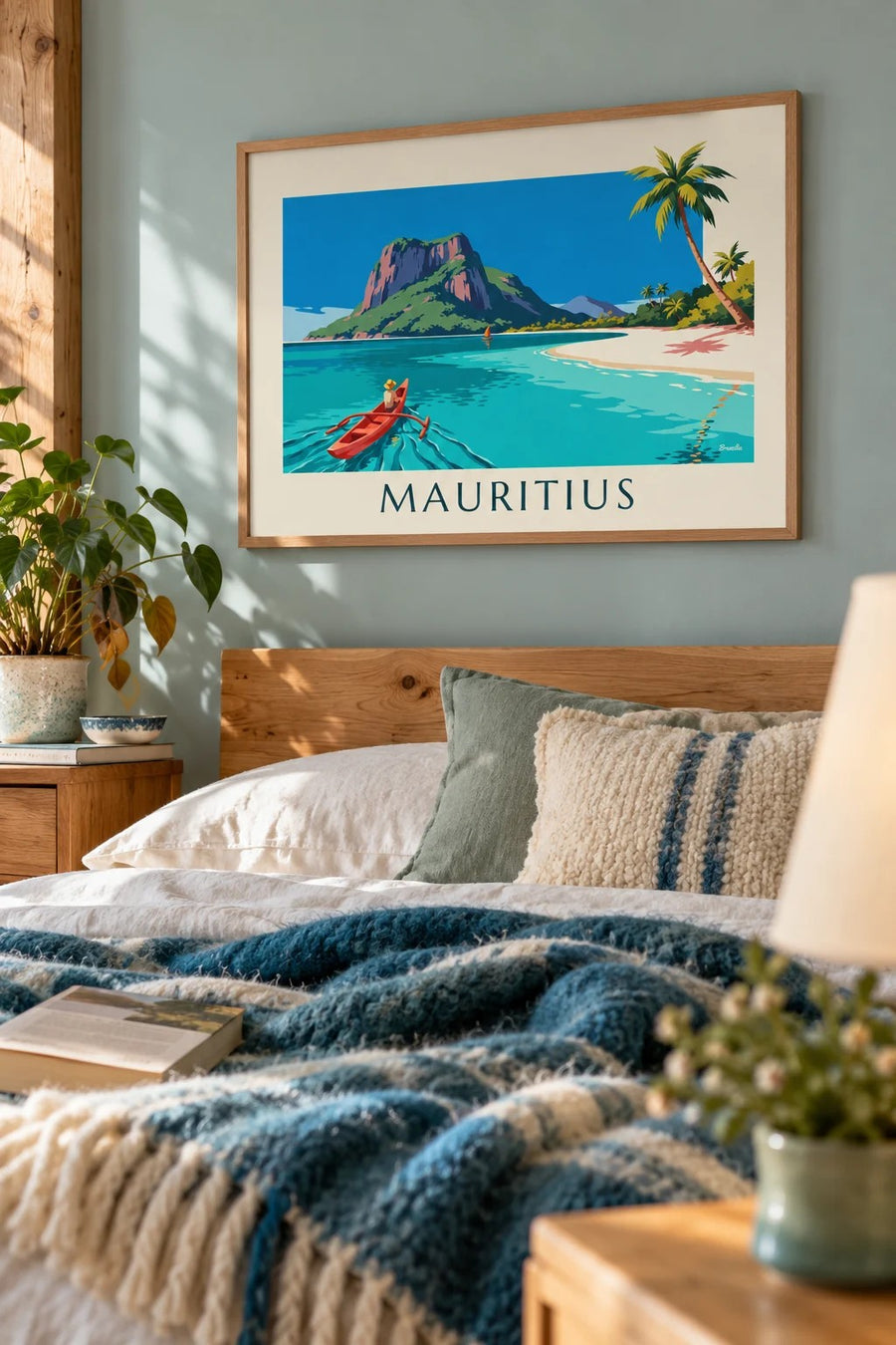 Plakat med lagune, kokospalmer og Le Morne Brabant på Mauritius: indrammet på væggen