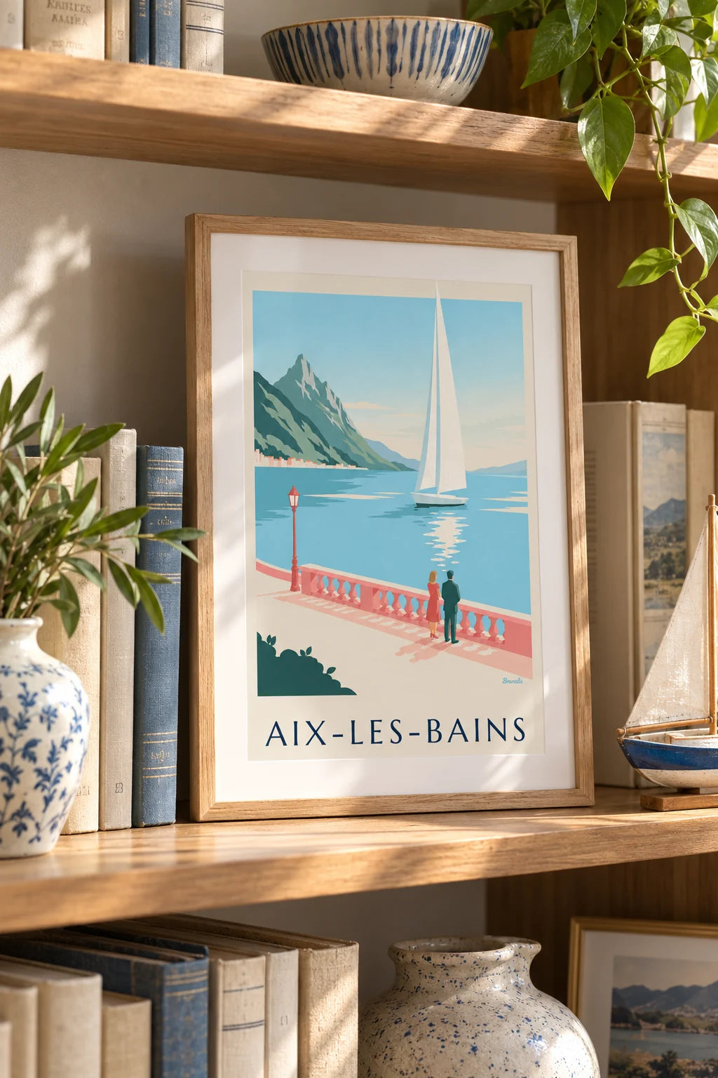 Kontor: Plakat med sejlbåd på Lac du Bourget ved Aix-les-Bains i et rigtigt hjem