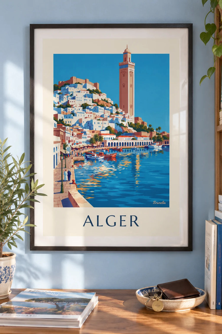 Plakat med Algiers hvide Casbah, der falder ned mod Middelhavet: indrammet på væggen