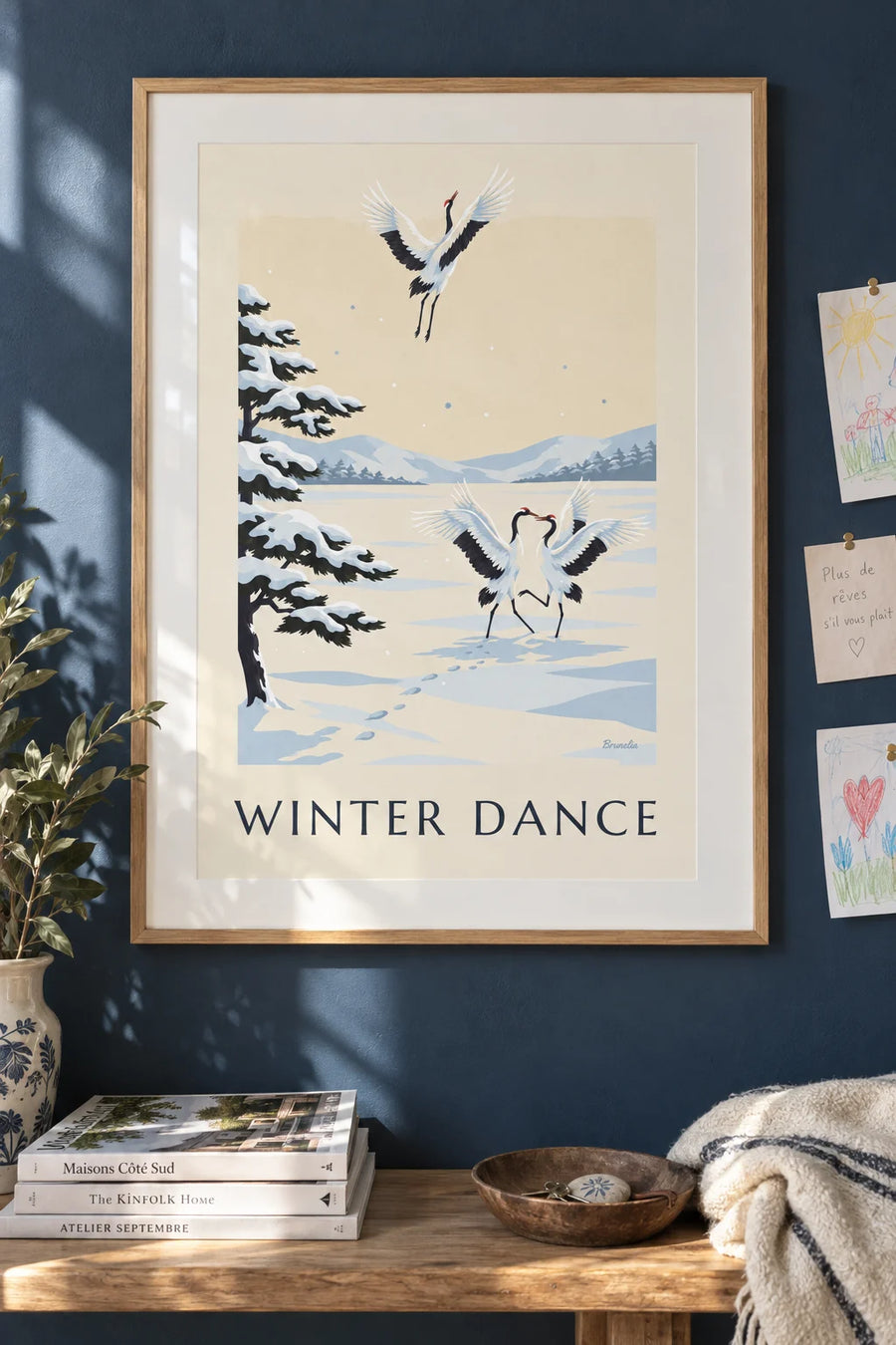 Affiche grues du Japon dansant dans la neige : encadrée au mur
