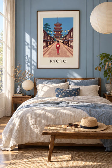 Plakat med geisha med parasol ved Yasaka-pagoden i Kyoto, indrammet på væggen