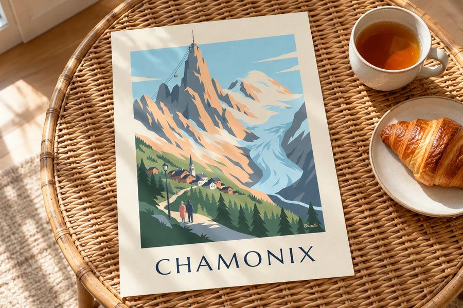 Plakat med Mont Blanc-massivet set fra Chamonix: plakaten på et bord