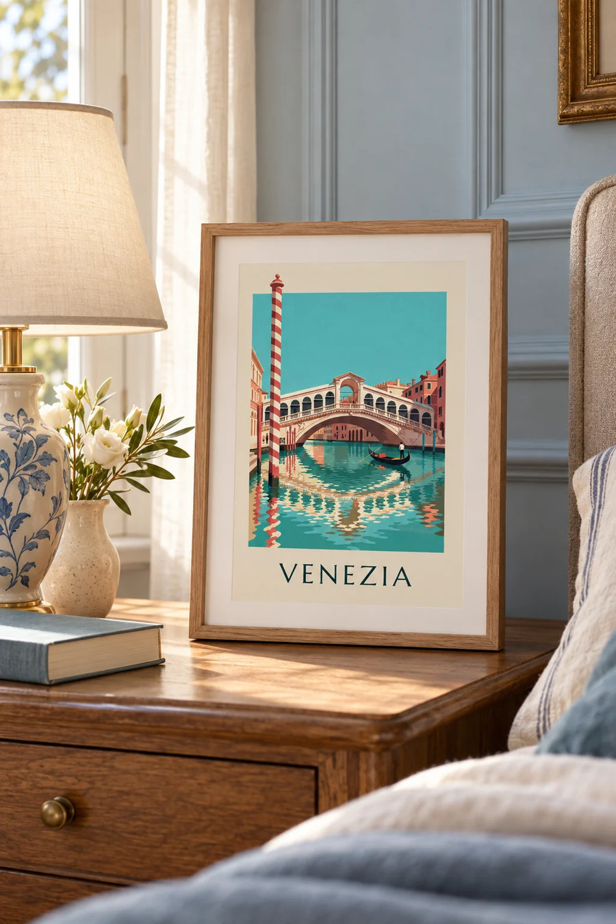 Plakat med Rialtobroen og gondol på Canal Grande i Venedig: lille A4-plakat i ramme