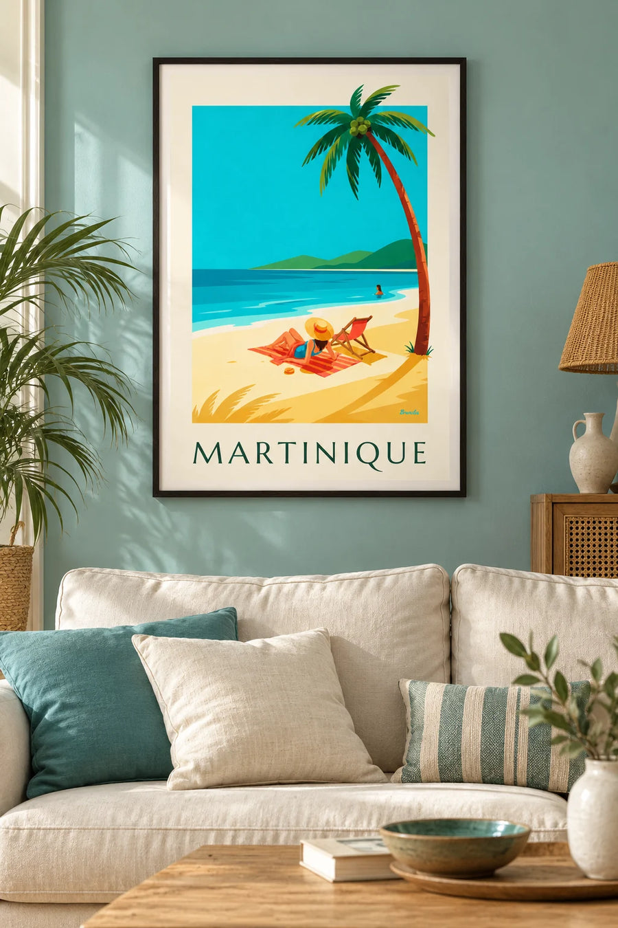 Plakat med kvinde på en hvid sandstrand på Martinique: indrammet på væggen